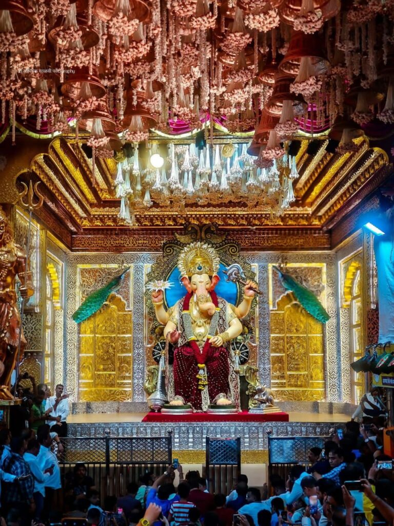 लालबागचा राजा ! Lalbaugcha Raja First Look ambani gift